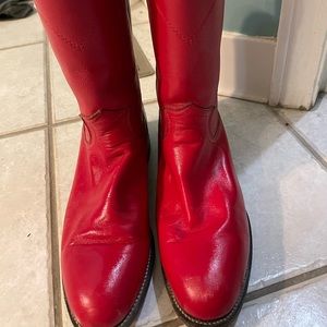 Justin brand red roper women’s red cowboy boots size 9